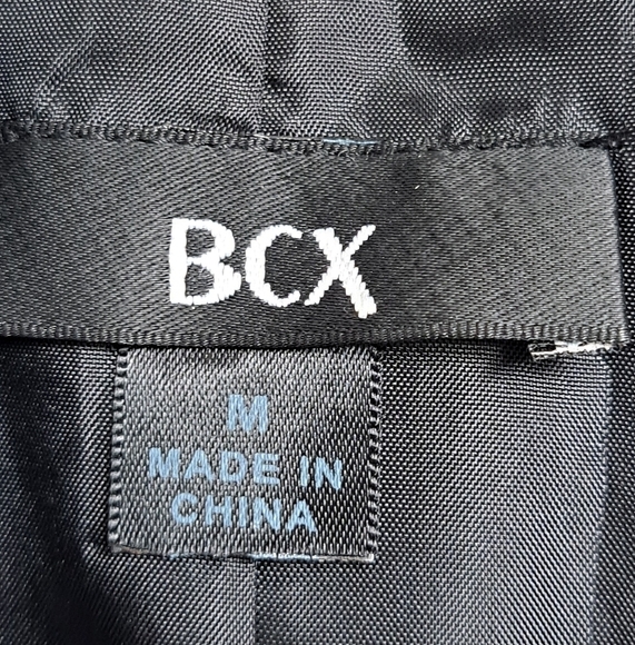 Petite Sophisticate Women's Linen Blend Blazer - Picture 3 of 7